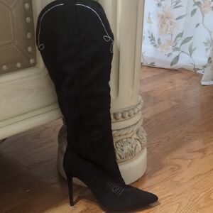 Elegant Black Heeled Cowboy Boots 6.5  I'm Leaving For A Month And Half Next Tue
